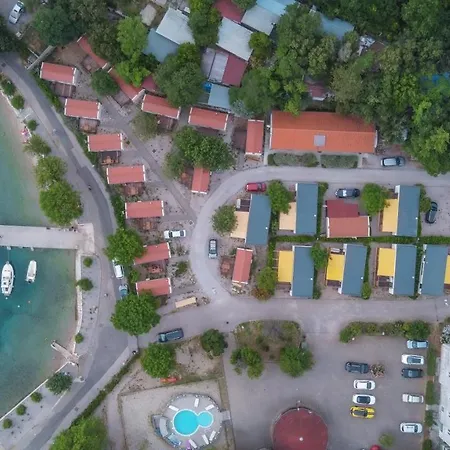 Mediteran Travel Mobile Homes Uvala Slana * Selce