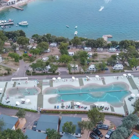 Mediteran Travel Mobile Homes Uvala Slana Campsite Selce